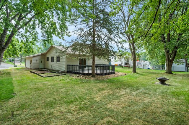 6770 Woodhill Trail, Eden Prairie, MN 55346