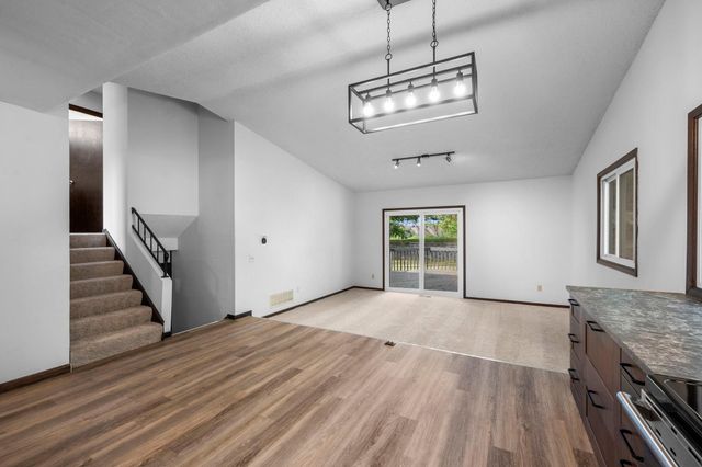 6770 Woodhill Trail, Eden Prairie, MN 55346