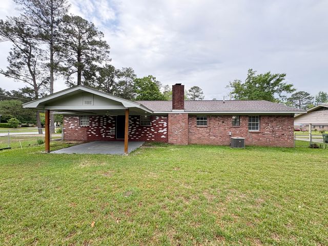 110 Southview Dr., Hattiesburg, MS 39401