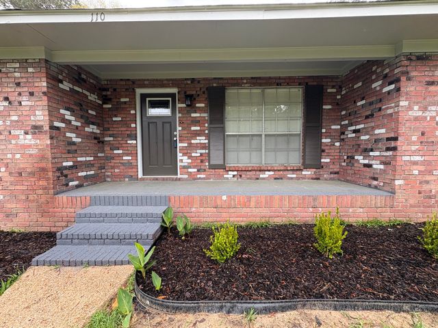 110 Southview Dr., Hattiesburg, MS 39401