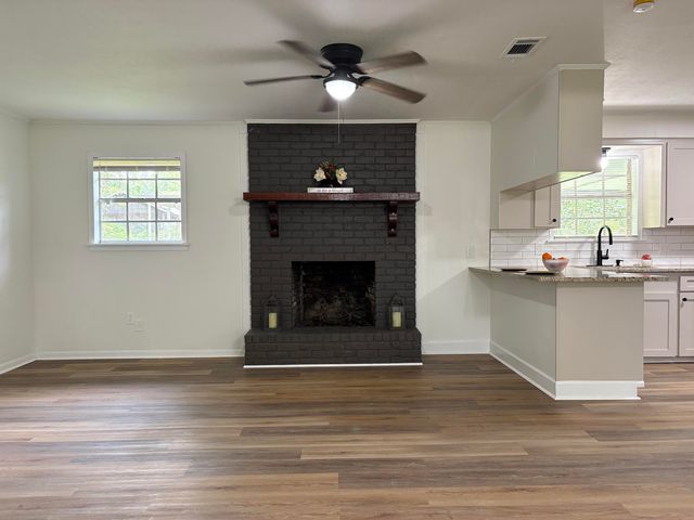 110 Southview Dr., Hattiesburg, MS 39401