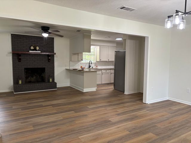 110 Southview Dr., Hattiesburg, MS 39401