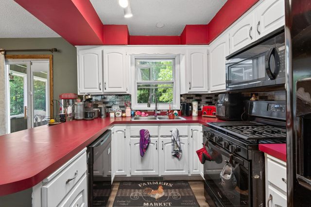 30400 Fox Street NW, Cambridge, MN 55008