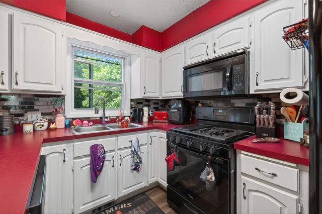 30400 Fox Street NW, Cambridge, MN 55008