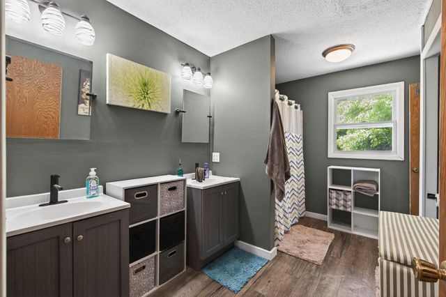 30400 Fox Street NW, Cambridge, MN 55008