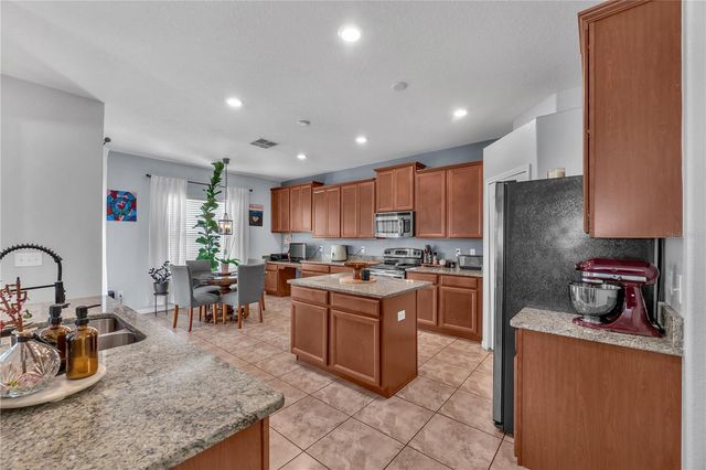 10921 RAINBOW PYRITE DRIVE, Wimauma, FL 33598