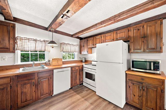 692 Belknap Mountain Road, Gilford, NH 03249