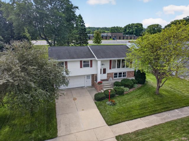 2332 4th Avenue NW, Rochester, MN 55901