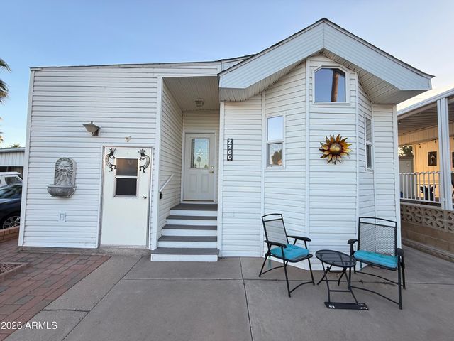 2260 S SEMINOLE Drive, Apache Junction, AZ 85119