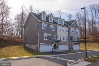 404 ROCK RUN CIR, Broomall, PA 19008