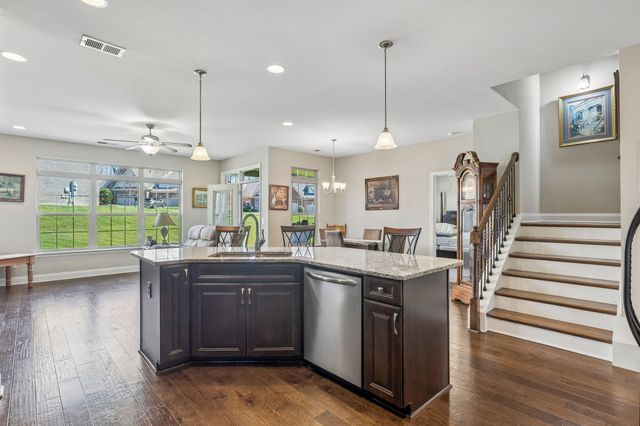 1034 Callaway Dr, Lebanon, TN 37087