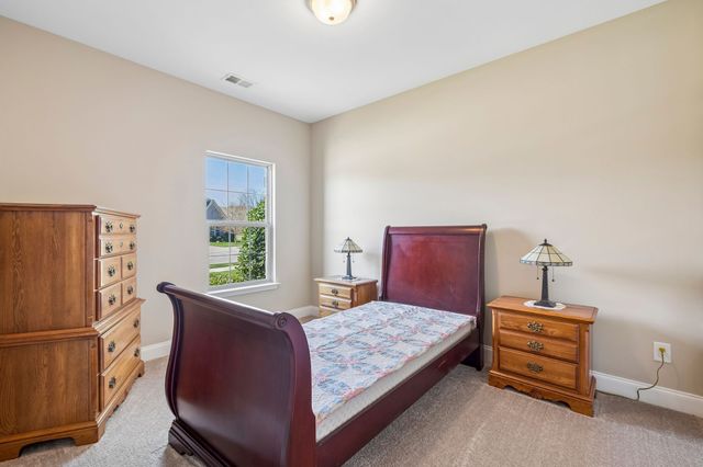 1034 Callaway Dr, Lebanon, TN 37087