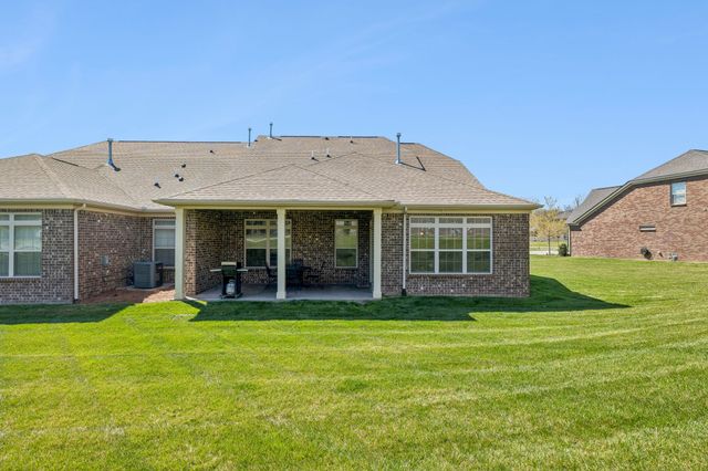 1034 Callaway Dr, Lebanon, TN 37087