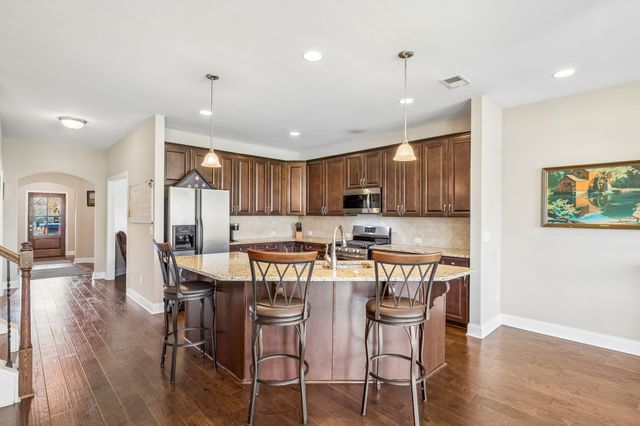 1034 Callaway Dr, Lebanon, TN 37087