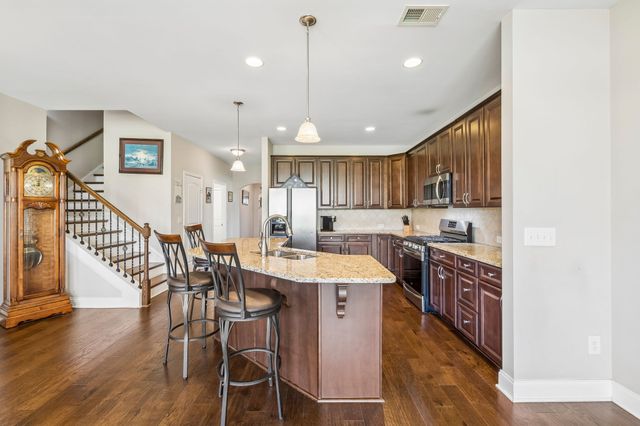 1034 Callaway Dr, Lebanon, TN 37087