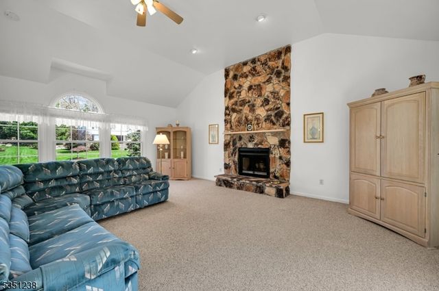 35 Cherbourg Dr, West Milford Twp., NJ 07480