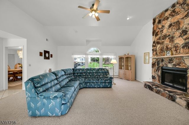 35 Cherbourg Dr, West Milford Twp., NJ 07480