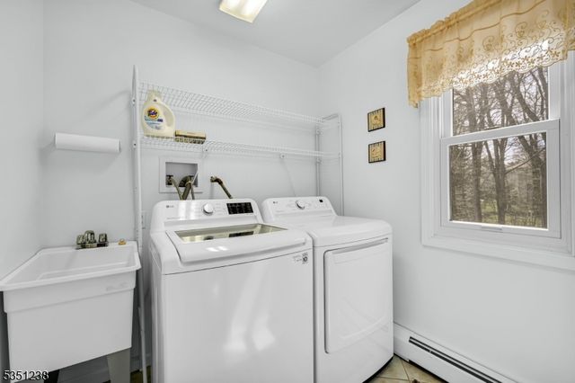 35 Cherbourg Dr, West Milford Twp., NJ 07480