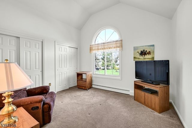 35 Cherbourg Dr, West Milford Twp., NJ 07480
