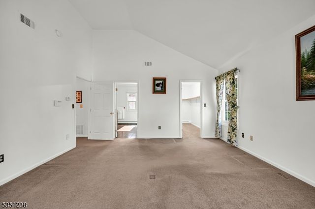 35 Cherbourg Dr, West Milford Twp., NJ 07480