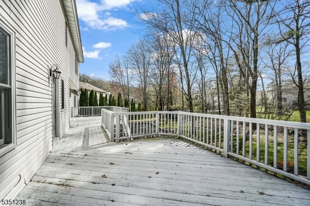 35 Cherbourg Dr, West Milford Twp., NJ 07480
