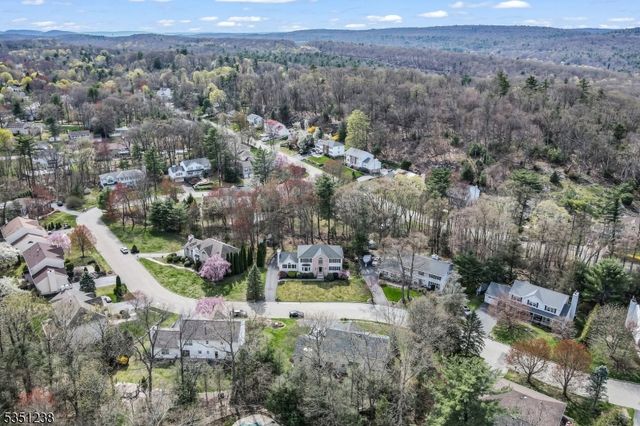 35 Cherbourg Dr, West Milford Twp., NJ 07480