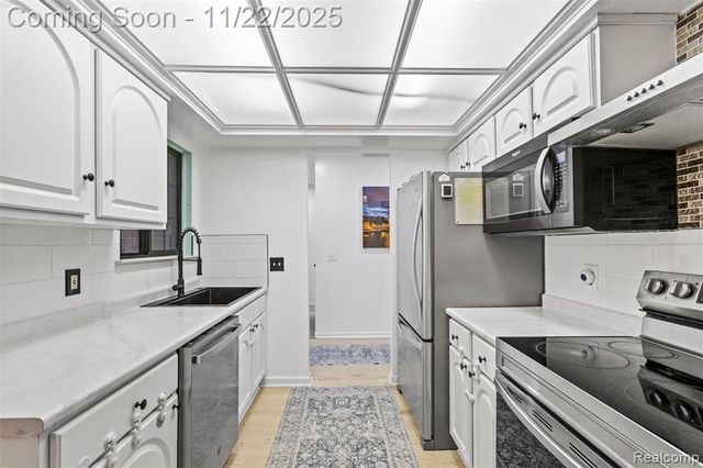 25029 Joanne Smith Drive, Warren, MI 48091