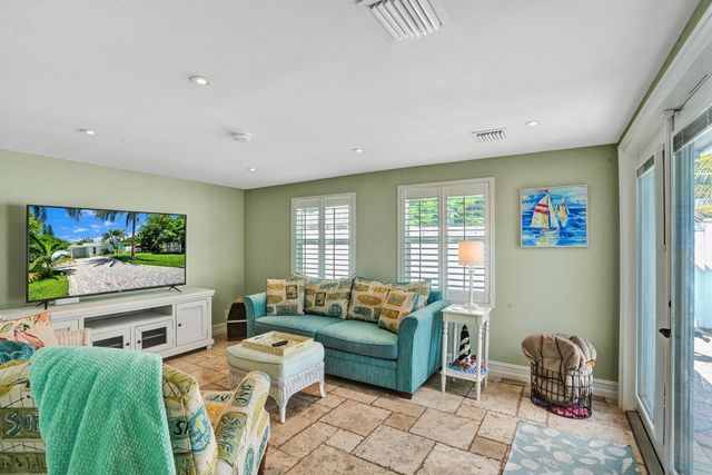 1433 NE 27th Street, Pompano Beach, FL 33064