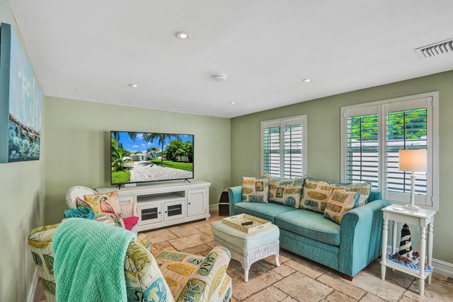 1433 NE 27th Street, Pompano Beach, FL 33064