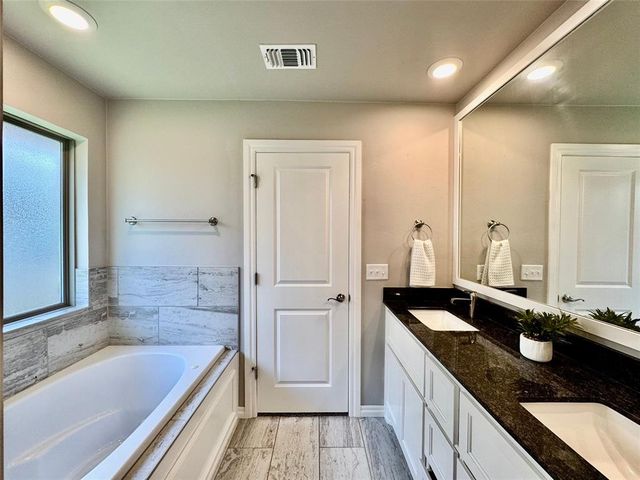 12205 Katie Ridge Road, Yukon, OK 73099