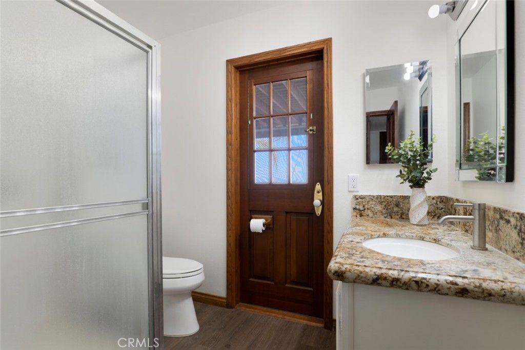Image 19 of property listing at 3003 Mesa Verde Drive, Burbank, CA 91504