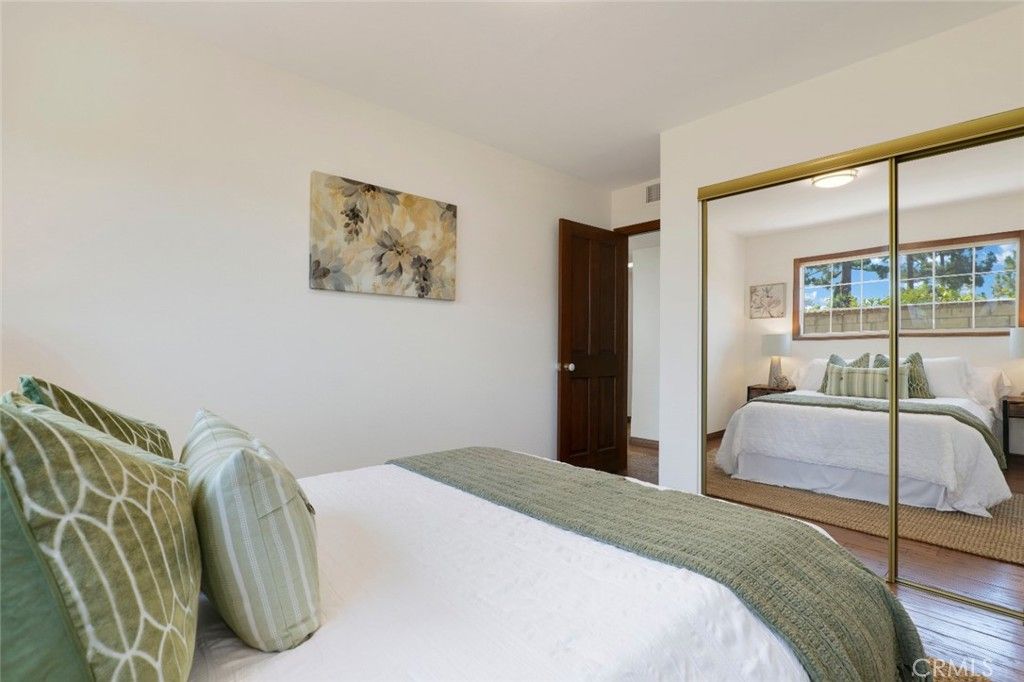 Image 22 of property listing at 3003 Mesa Verde Drive, Burbank, CA 91504