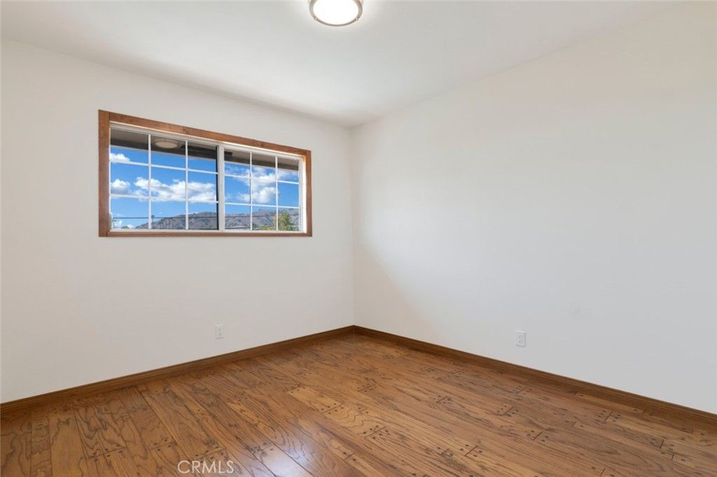 Image 26 of property listing at 3003 Mesa Verde Drive, Burbank, CA 91504