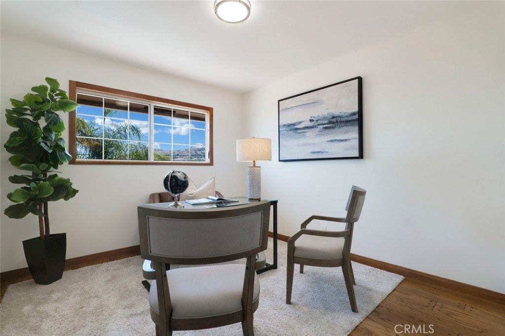 Image 29 of property listing at 3003 Mesa Verde Drive, Burbank, CA 91504