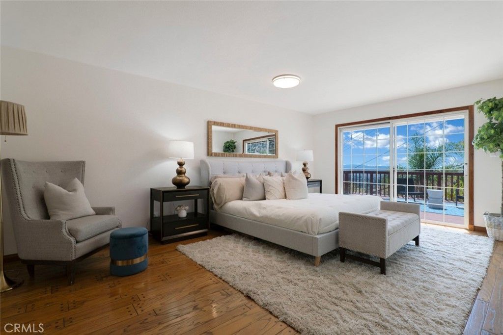 Image 32 of property listing at 3003 Mesa Verde Drive, Burbank, CA 91504