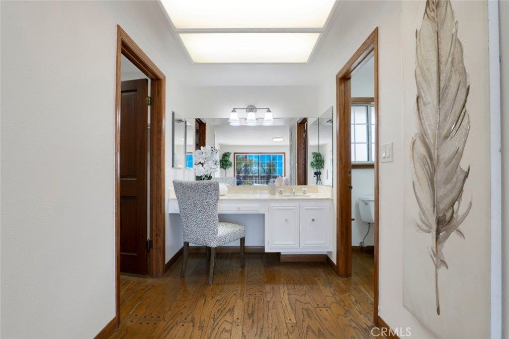 Image 42 of property listing at 3003 Mesa Verde Drive, Burbank, CA 91504