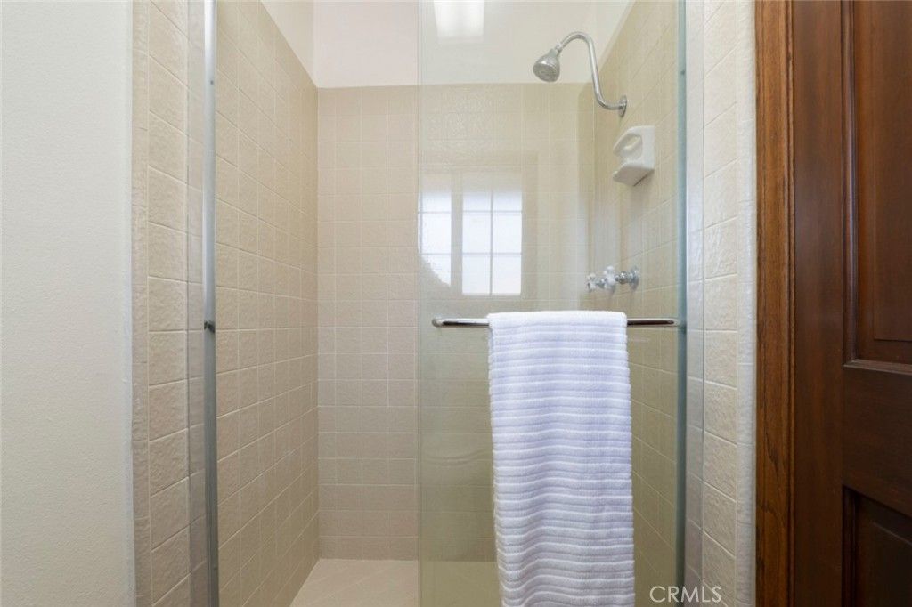 Image 44 of property listing at 3003 Mesa Verde Drive, Burbank, CA 91504