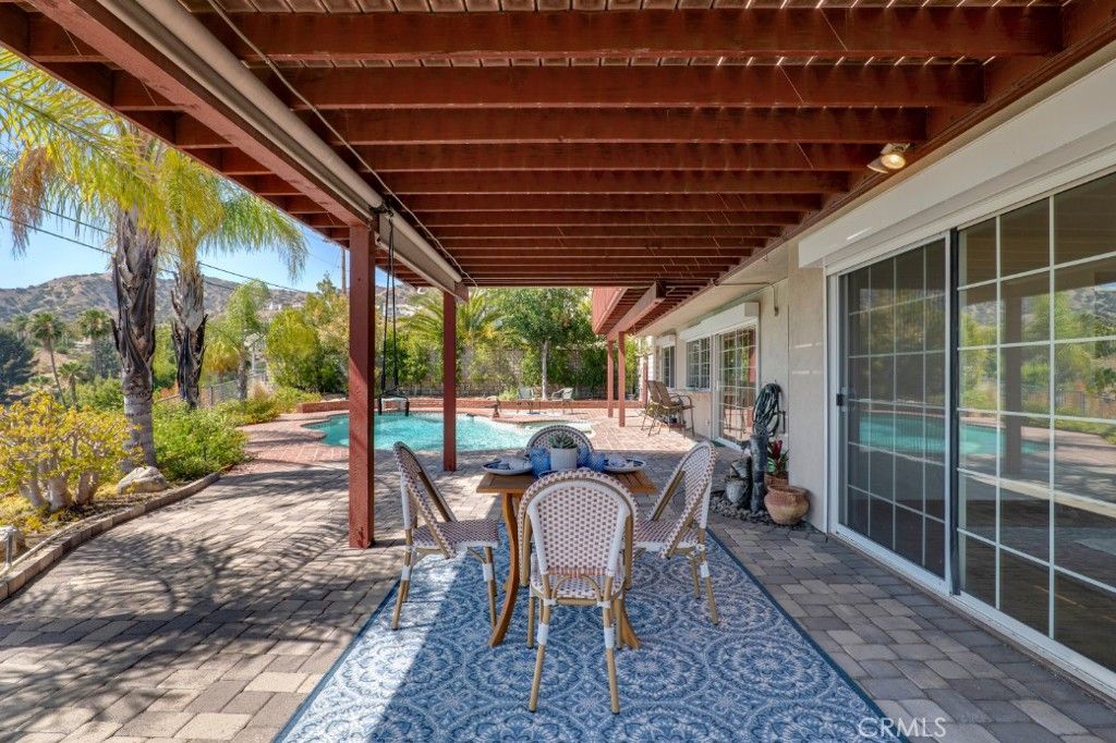 Image 48 of property listing at 3003 Mesa Verde Drive, Burbank, CA 91504