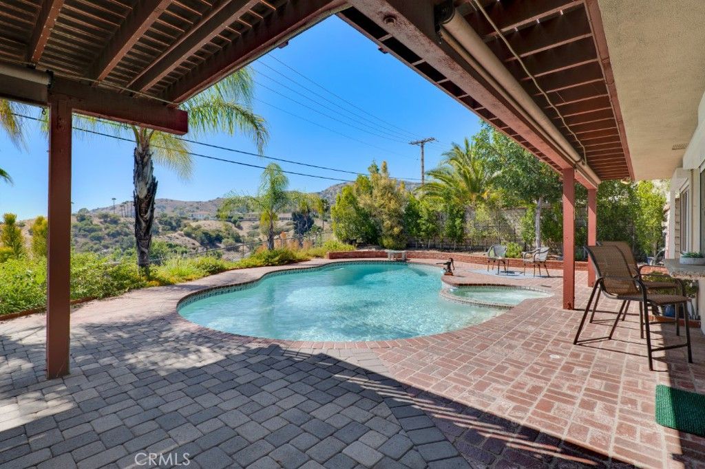 Image 49 of property listing at 3003 Mesa Verde Drive, Burbank, CA 91504