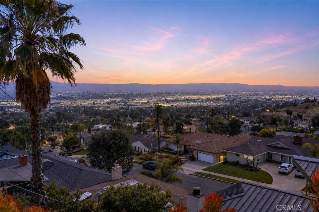 Image 54 of property listing at 3003 Mesa Verde Drive, Burbank, CA 91504