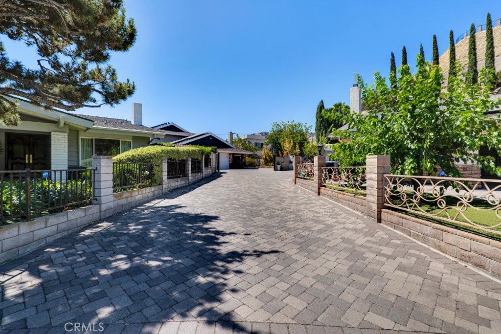 Image 56 of property listing at 3003 Mesa Verde Drive, Burbank, CA 91504