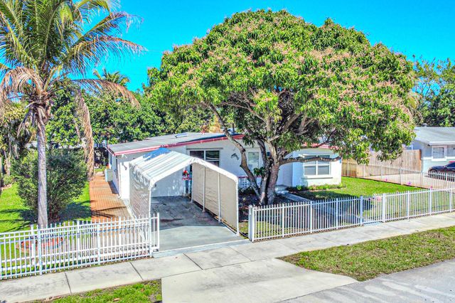 281 NE 46th Street, Deerfield Beach, FL 33064