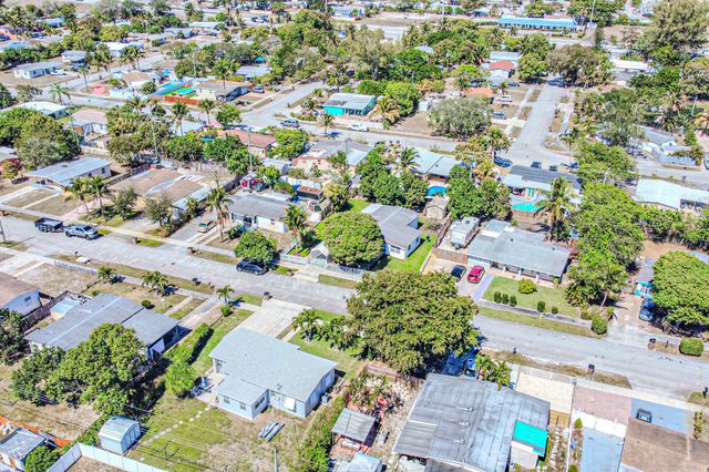 281 NE 46th Street, Deerfield Beach, FL 33064