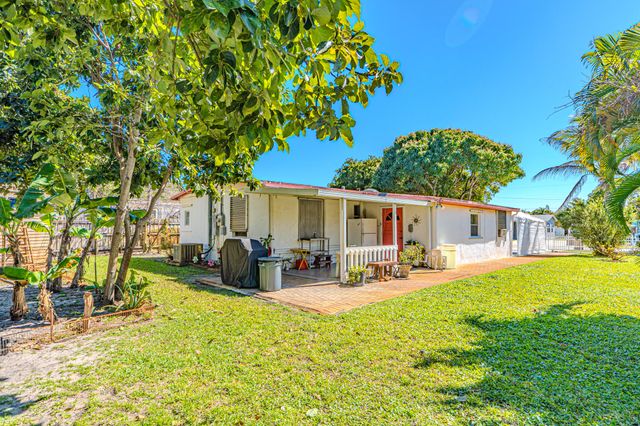 281 NE 46th Street, Deerfield Beach, FL 33064