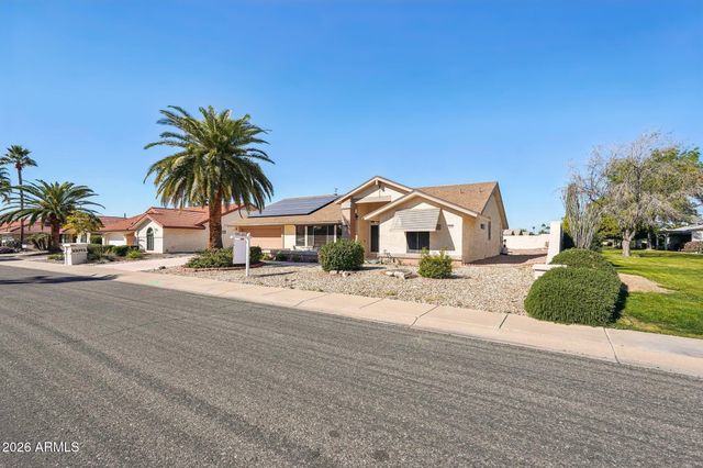 20042 N CROWN RIDGE Drive, Sun City West, AZ 85375