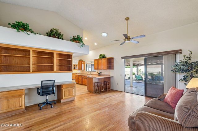 20042 N CROWN RIDGE Drive, Sun City West, AZ 85375