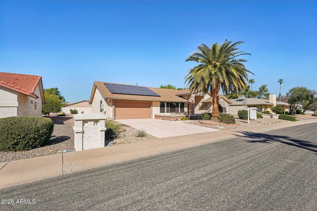 20042 N CROWN RIDGE Drive, Sun City West, AZ 85375