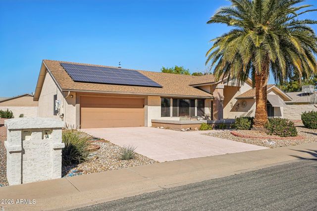 20042 N CROWN RIDGE Drive, Sun City West, AZ 85375