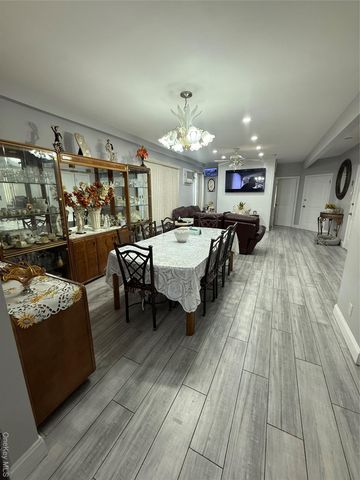 7841 84th Street, Glendale, NY 11385