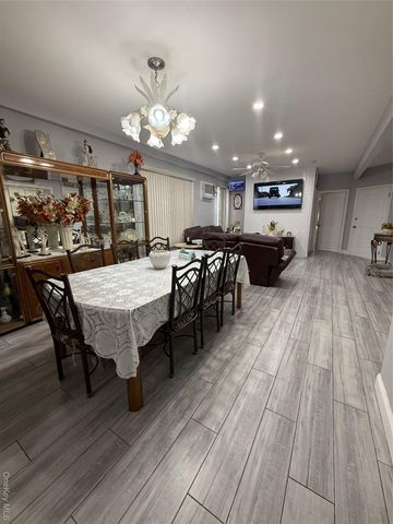 7841 84th Street, Glendale, NY 11385